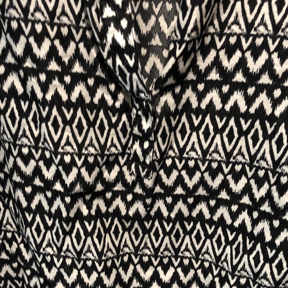 H&M cotton lightweight geometric pattern long sleeve Chinese collar 3/4 button 8 - Picture 4 of 9